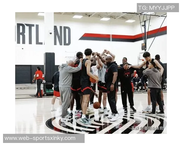 杨瀚森与队友沟通更加顺畅英语理解能力显著提升 杨瀚森与队友沟通更加顺畅英语理解能力显著提升