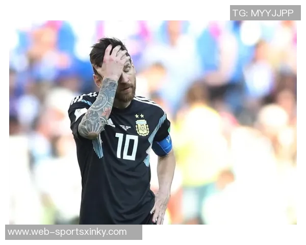 圆梦时刻索博赛后终于如愿获得偶像C罗的球衣之前换球衣时遗憾未能成功